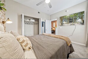 Apartment - Spacious 3BR 2BA w Pool Gym Near Airport 4 (Tampa)