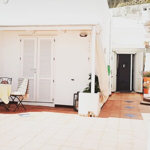 Outdoor dining - Bellacamera Suite Le Forna Ponza  (Ponza)