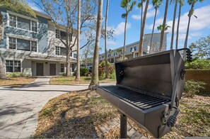 Apartment - Modern 2BR 2BA Pool Gym Near Airport 8 (Tampa)