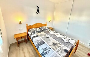 1 habitación, tabla de planchar con plancha y wifi gratis 