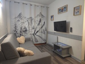TV - Apartment at the foot of the slopes Le Cervin la plagne soleil (La plagne tarentaise)