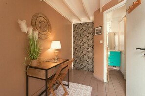 Standard Double Room | Interior - Le Vacoa (Saint-Paul)