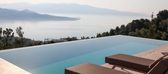The View - 4 bed 4 bath luxury villa in Lefkada with a sensational view