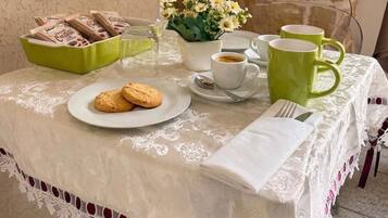 Studio Suite | Tempat makan