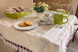 Studiosviitti | Ruokailu