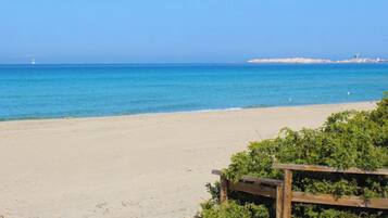 Studio Suite | Pantai