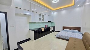 Room - “2–3BR Apartment in Tay Ho – Ideal for Small Groups” (Hà Nội)