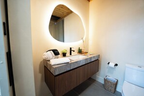 Bathroom - Getaway Cabin Retreat in Shenandoah Valley - Hot Tub, Sauna, Cold Plunge (Shenandoah Farms)