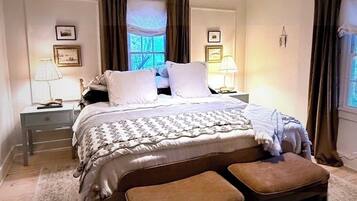 4 bedrooms, iron/ironing board, free WiFi, bed sheets
