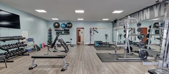 Cozy Pigeon Studio with Gym and Pool access