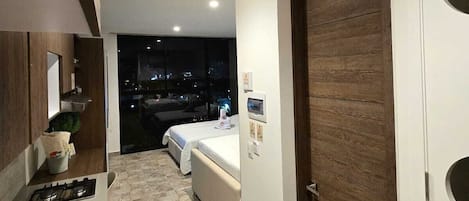 Iron/ironing board, WiFi, bed sheets