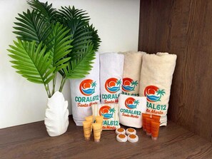 Shower, towels, soap, toilet paper - Great apt near the sea - Santa Marta Playa Gaira - Colombia (Magdalena)