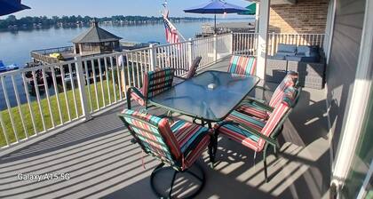 Beautiful 3-bedroom waterfront Lake House in New Roads