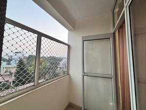 Interior - Beautiful 1-bedroom hotel with AC in peaceful Rishikesh (Rishikesh)