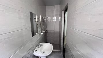 Comfort Double or Twin Room | Bathroom | Shower, towels, soap, shampoo