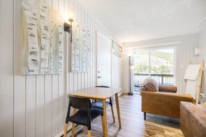 Interior - Breckenridge Area Condo w/ Mountain Views (Breckenridge)
