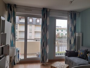 Living area - Vrbo Property (Saint-Cast-le-Guildo)