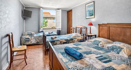 Chambre dâhĂŽtes « Chambre Bleu » avec vue montagne, terrasse partagĂ©e et Wi-Fi