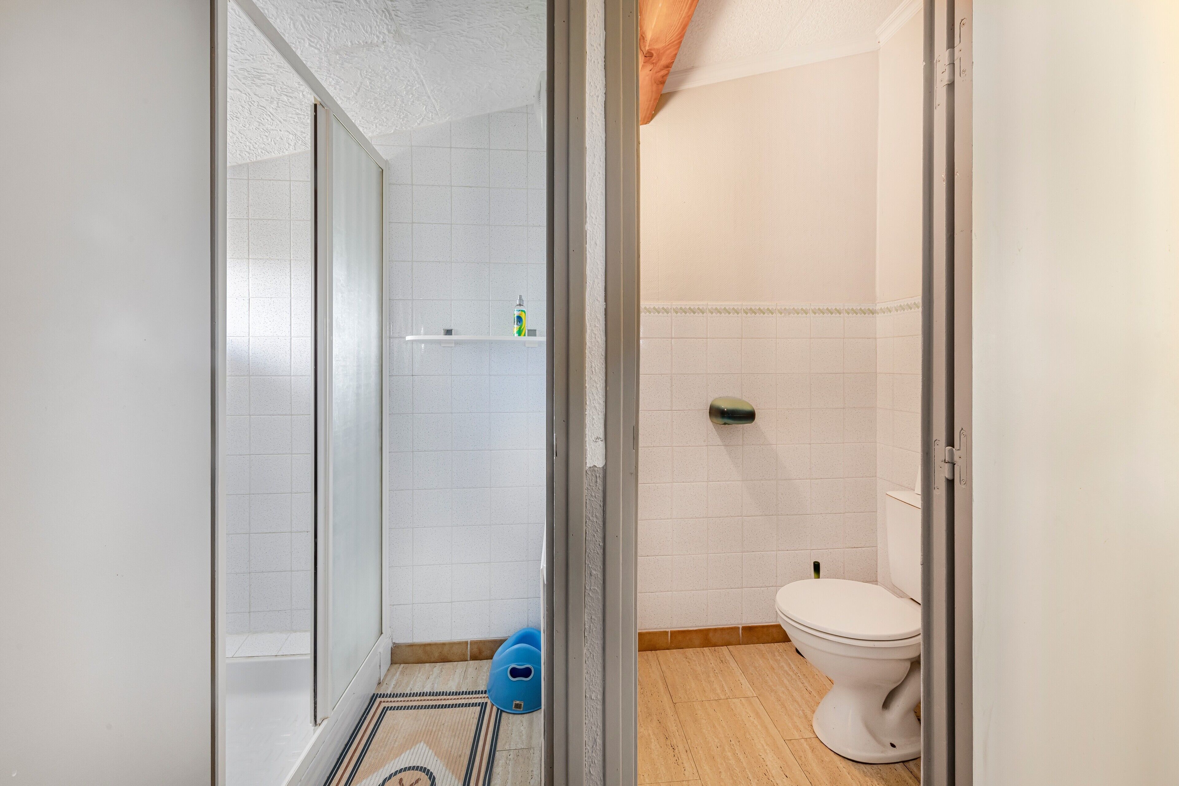 Douche, serviettes fournies