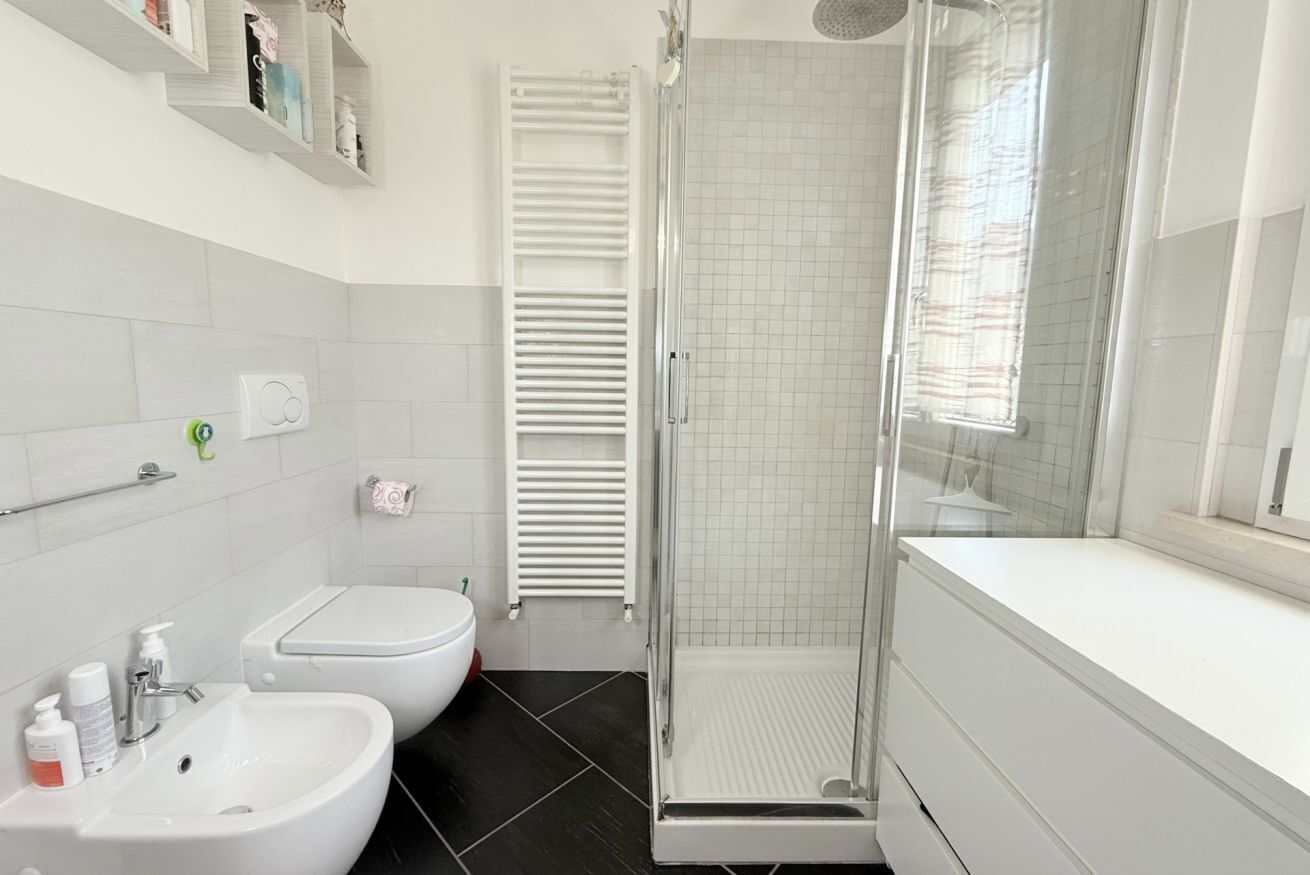 Doccia, bidet, asciugamani