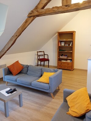 Living area - Stone house-close to sea and mountains (Saint-Michel-de-Plélan)