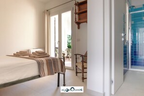 Room - VILLA SOLELUNA (Geremeas)