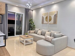 Smart TV - Luxury Apartment Sunset – Private Parking (Tanger)