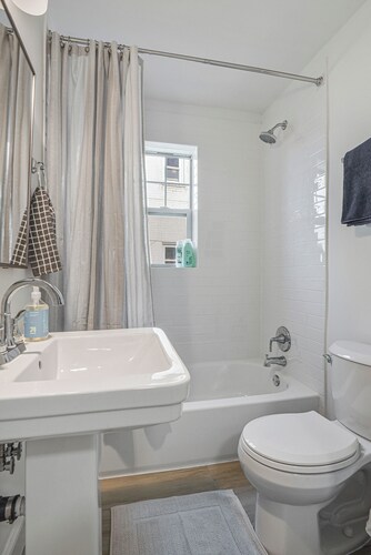Cozy 1BR1BTH in Old Town Alexandria -Steps From Metro
