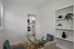 Dining - Cozy 1BR1BTH in Old Town Alexandria -Steps From Metro (Alexandria)