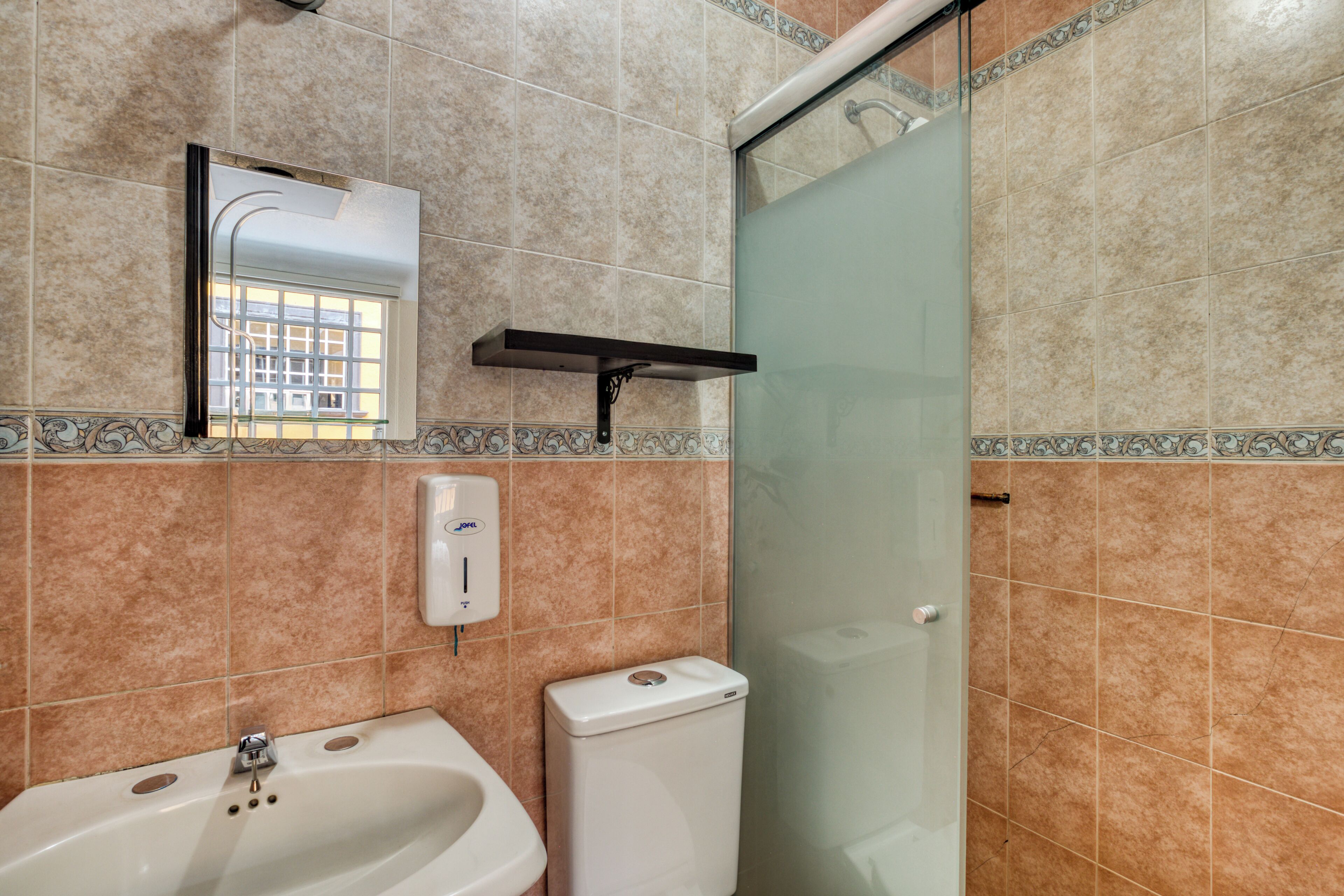 エコノミー ダブルルーム | バスルーム