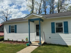 Exterior - Cozy 1-bedroom house in Anmoore (Clarksburg)