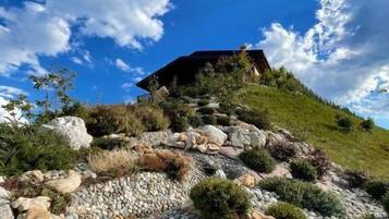 Enceinte de lâhĂ©bergement