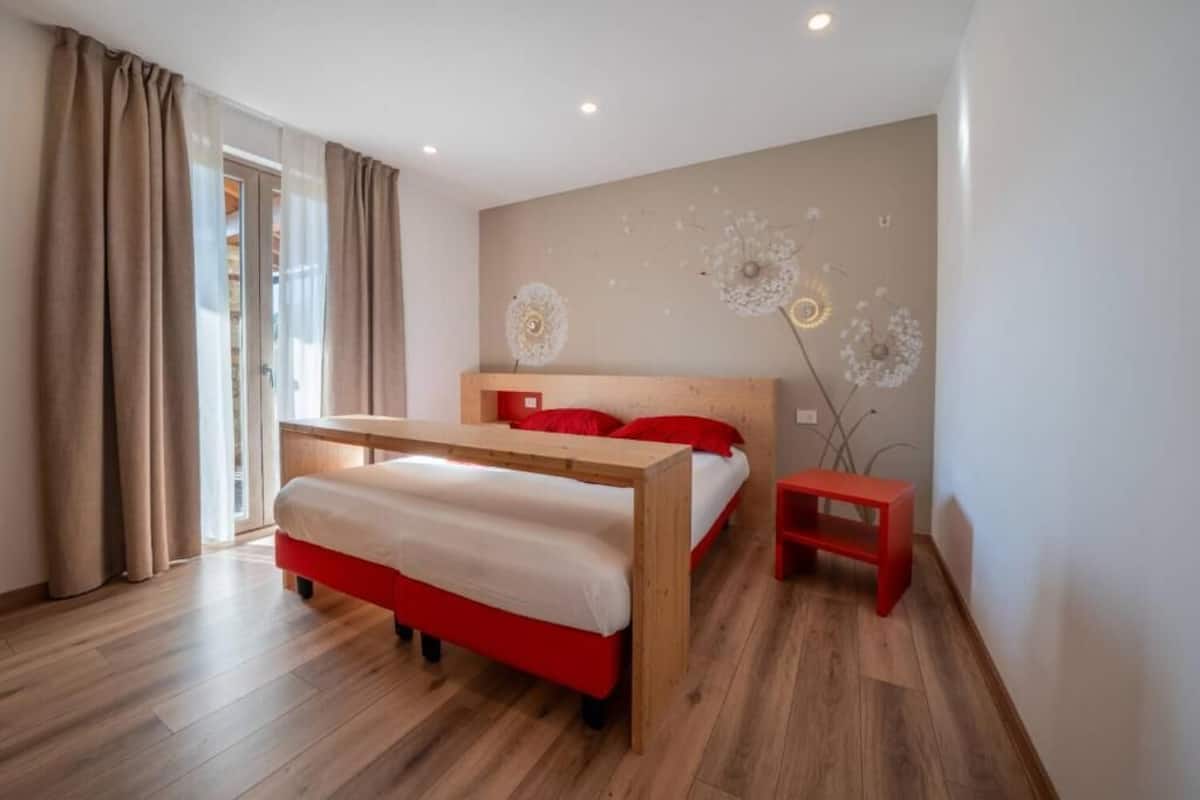 Huoneisto, parveke, näköala puutarhaan