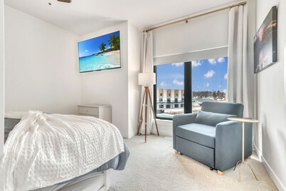 Luxury Townhome Across from Arnolds Park | Walk to the Lake, Concerts & Restaurants