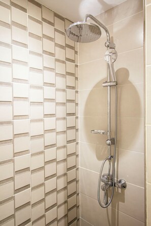 Shower, hair dryer, towels, soap - 
Panoramic Sea View • Swimming Pool • Parking • Quiet (Tanger)