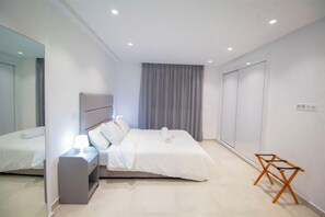 2 bedrooms, desk, iron/ironing board, travel cot - 
Panoramic Sea View • Swimming Pool • Parking • Quiet (Tanger)