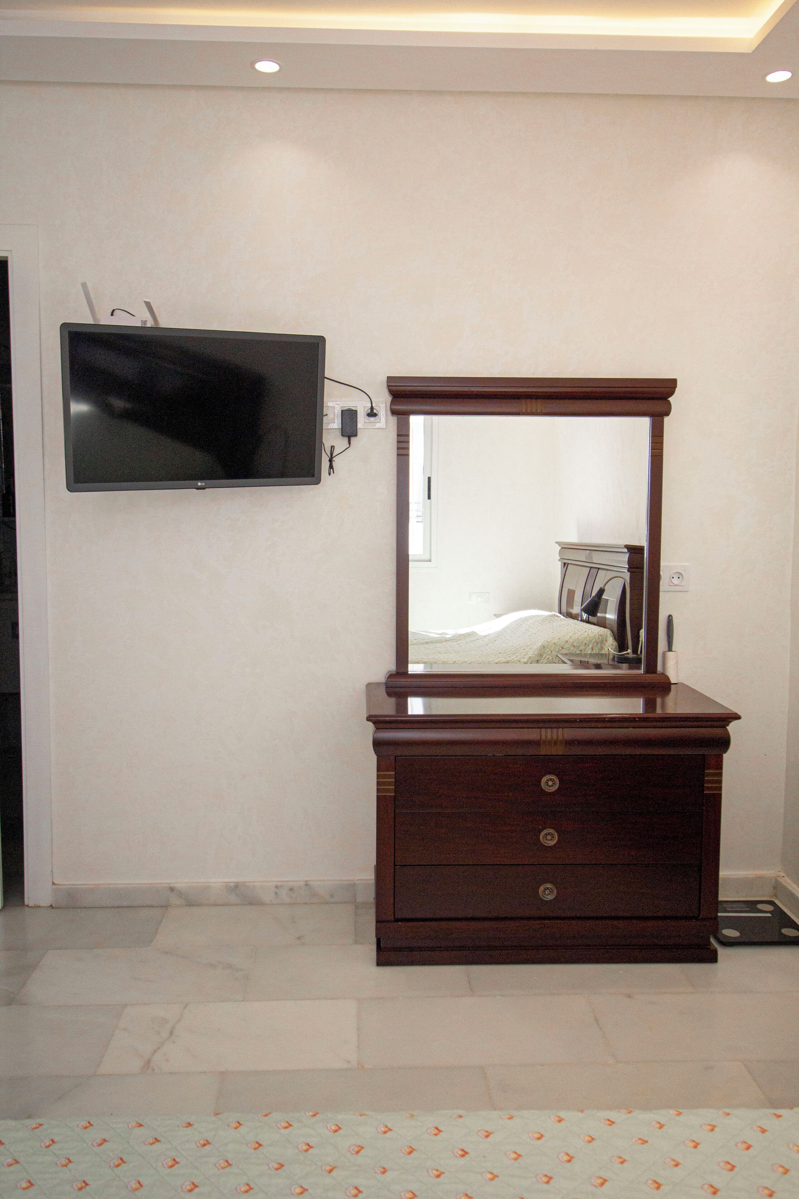2 bedrooms, desk, iron/ironing board, travel crib
