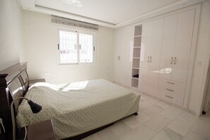 2 bedrooms, desk, iron/ironing board, travel cot - Luxury 2-Bedroom Pool, Quiet & Spacious (Tanger)