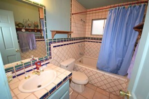 Shower, shampoo - Beautiful Beachfront Condo Las Palmas II 3 (Puerto Peñasco)