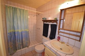 Shower, shampoo - Beautiful Beachfront Condo Las Palmas II 3 (Puerto Peñasco)
