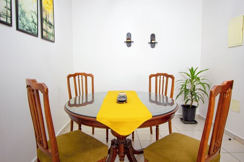 Cozy & vintage • Spacious, quiet, ideal location