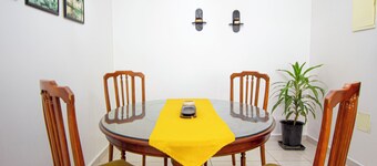 Cozy & vintage • Spacious, quiet, ideal location