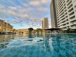 Outdoor pool - Santa Marina Apartments and Beach Club by Xarm Apartments (Santa Marta)