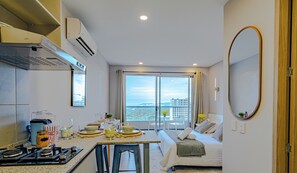 Apartment, Balcony, Beach View | Interior - Loft panorámico con balón piso 21 (santa marta)