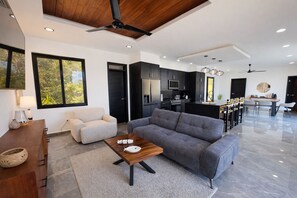 TV, stereo - Modern Ocean View Home with Infinity Pool - 1 Min to Town (San Juan del Sur)