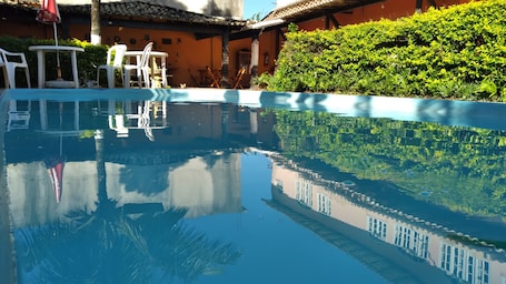 2 piscinas al aire libre. pousada vida bela suites