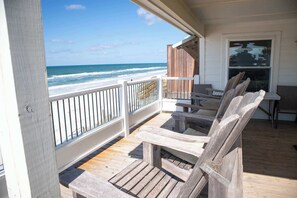 Terrace/patio - Rehab- Beach front, Sleeps 9 (Port St. Joe)