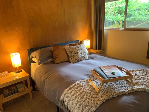 View 1-bedroom apartment. Walking distance to Downtown Edmonds.