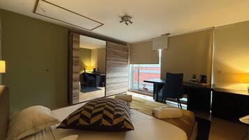 4 slaapkamers, een strijkplank/strijkijzer, wifi, beddengoed