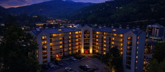 Corner Condo Above the Strip | 2 Ensuite BRs, Balcony + Free Tickets